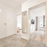 Apartman Tolstov - Monteurwohnung - 2 Schlafzimmer - Kueche - Waschmaschine - 25 Min Zur Messe Dus *