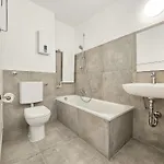Tolstov - Monteurwohnung - 2 Schlafzimmer - Kueche - Waschmaschine - 25 Min Zur Messe Dus * Heiligenhaus