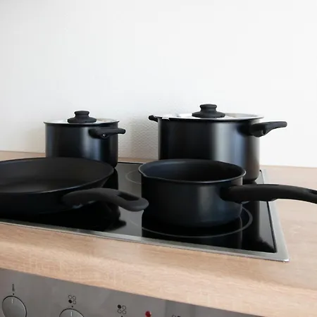 Apartament Tolstov - Monteurwohnung - 2 Schlafzimmer - Kueche - Waschmaschine - 25 Min Zur Messe Dus