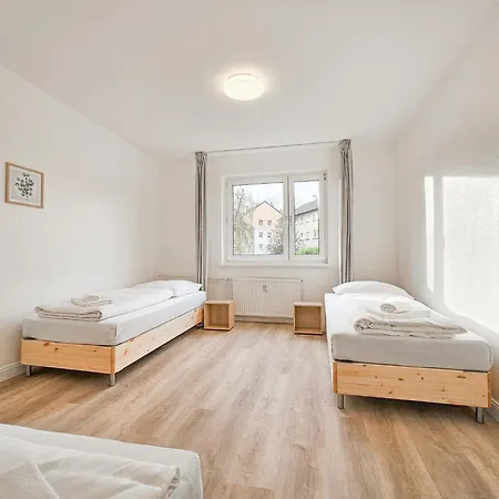 Tolstov - Monteurwohnung - 2 Schlafzimmer - Kueche - Waschmaschine - 25 Min Zur Messe Dus Apartament *
