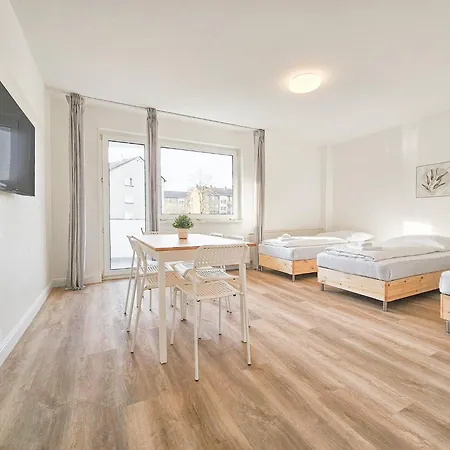 Tolstov - Monteurwohnung - 2 Schlafzimmer - Kueche - Waschmaschine - 25 Min Zur Messe Dus Apartament